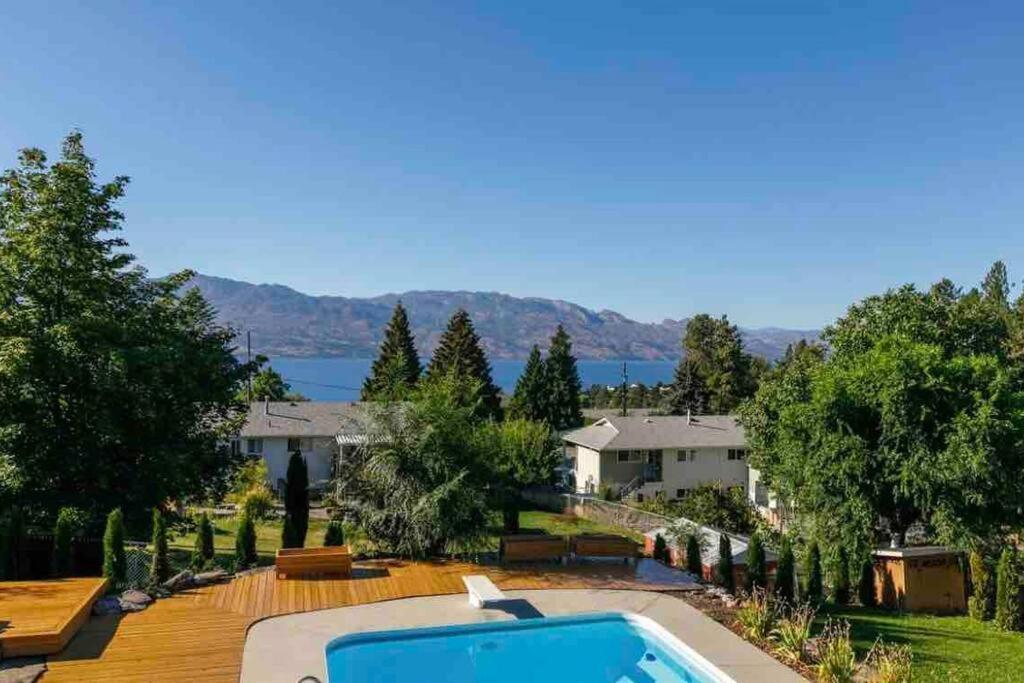 Luxurious 5 Bedroom House With Pool & Sauna West Kelowna Exterior foto
